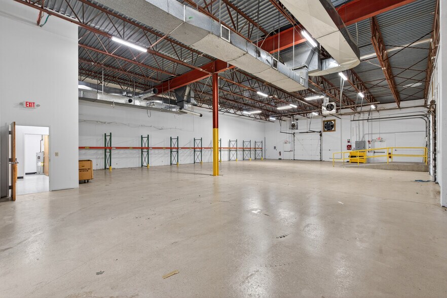 More Photos Of 2 Raymond Dr, Havertown Light Manufacturing For Lease