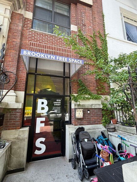 More Photos Of 910 Union St, Brooklyn Apartments For Sale
