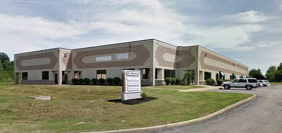 More Photos Of 852 E Highland Rd, Macedonia Flex For Lease