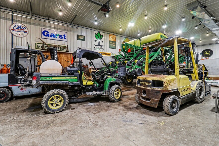 More Photos Of 4685 W US Route 20, Gibsonburg Light Distribution For Sale