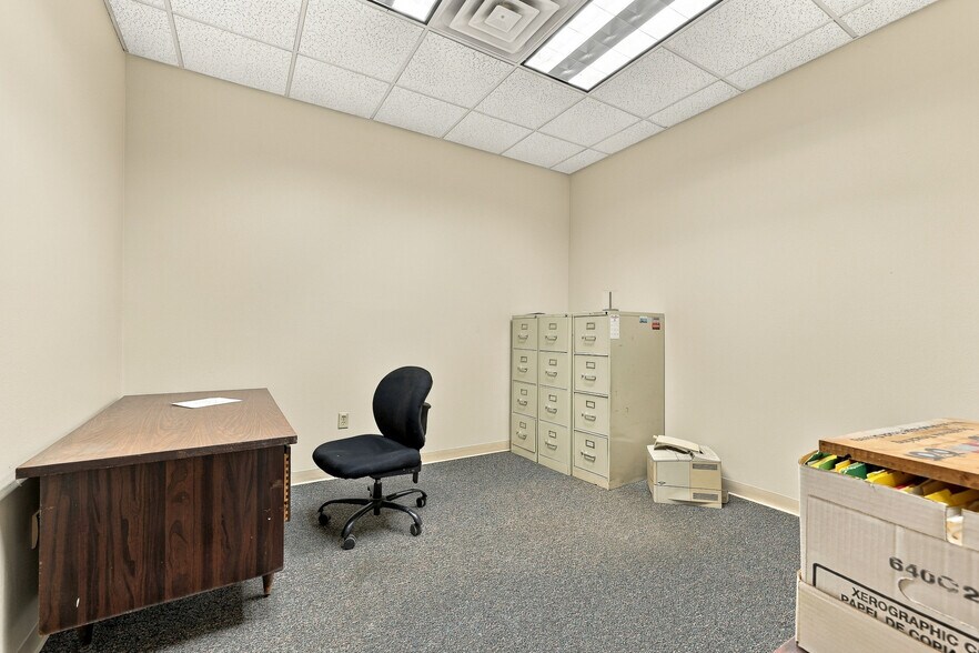 More Photos Of 2321 W Grand Ave, Wisconsin Rapids Office For Sale
