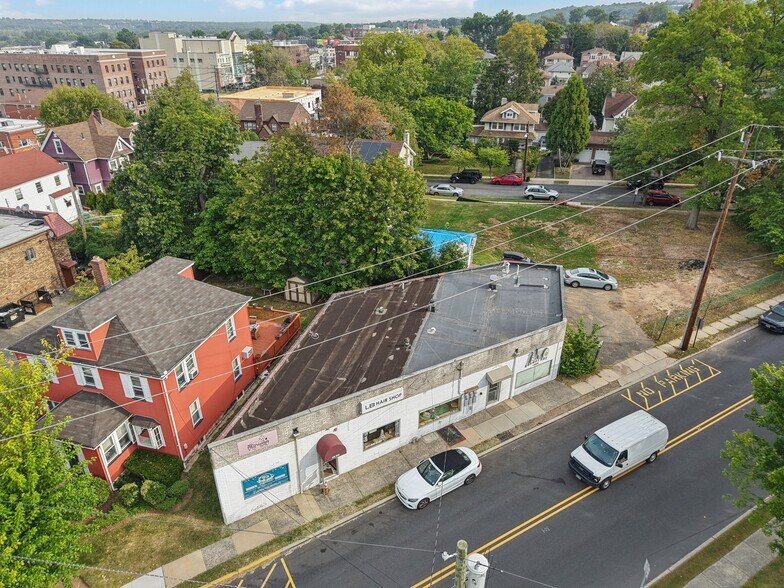 More Photos Of 825-829 Rt-5, Ridgefield General Retail For Sale