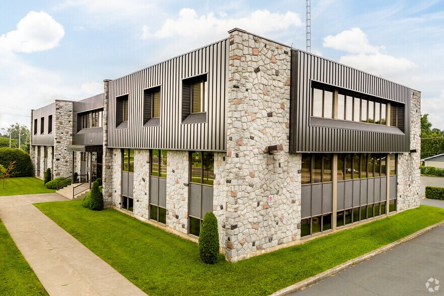 Primary Photo Of 210 Boul De Montarville, Boucherville Office For Lease