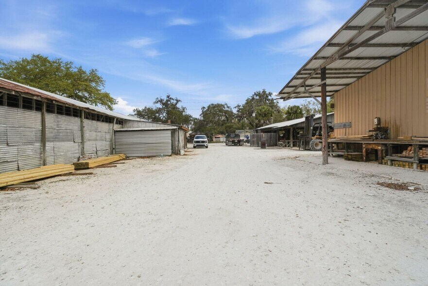 More Photos Of 210 E 5th St, Apopka Industrial For Sale