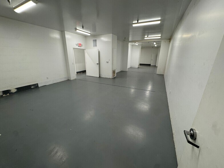 More Photos Of 3535 N Anza Rd, Palm Springs Warehouse For Lease