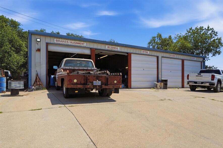 More Photos Of 5416 Jacksboro Hwy, Fort Worth Industrial For Sale