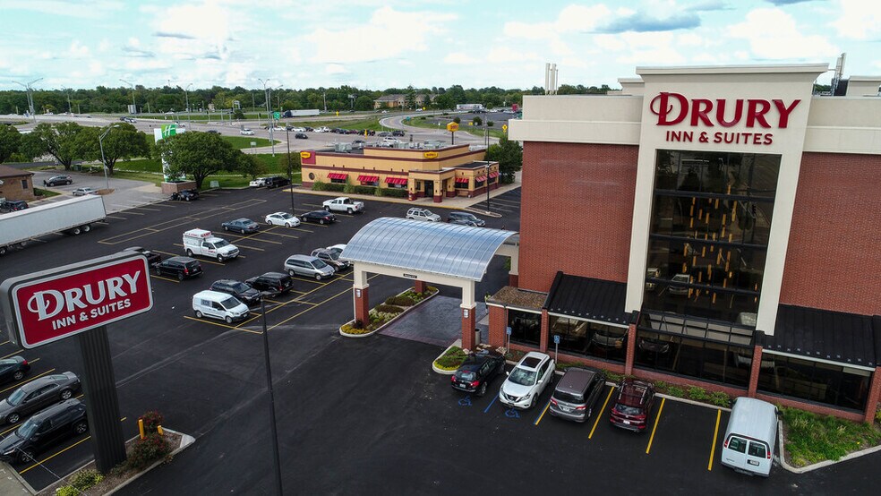 Primary Photo Of 1100 Knipp St, Columbia Restaurant For Lease