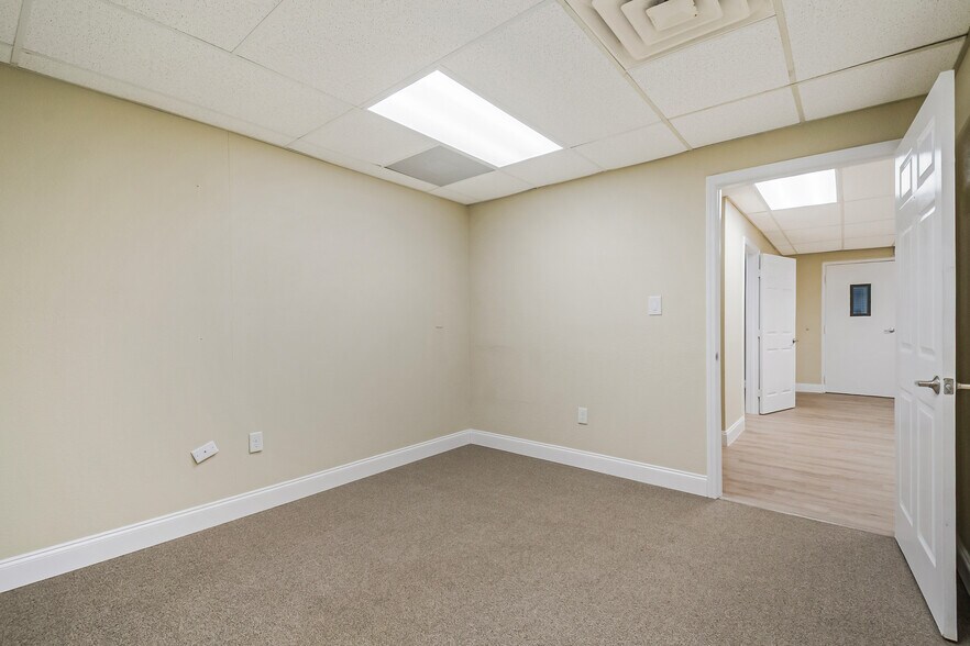 More Photos Of 440 Plumosa Ave, Casselberry Warehouse For Lease