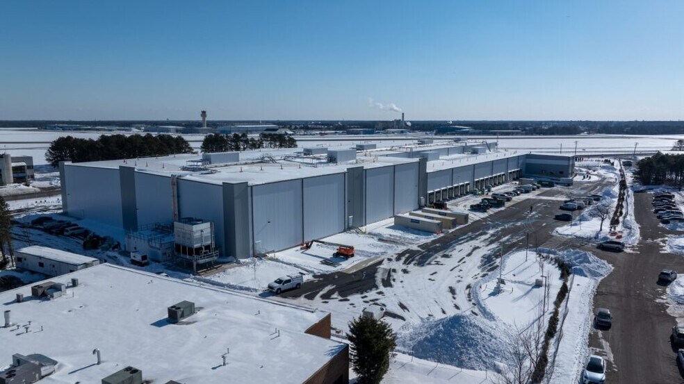 More Photos Of 2100 Smithtown Ave, Ronkonkoma Refrigeration Cold Storage For Lease
