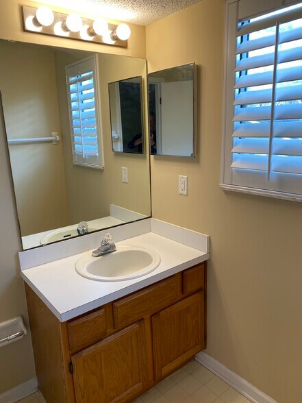 More Photos Of 1663 River Rd, Jacksonville Apartments For Lease