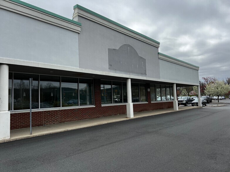 More Photos Of 455 State Rt 23, Wantage Supermarket For Lease