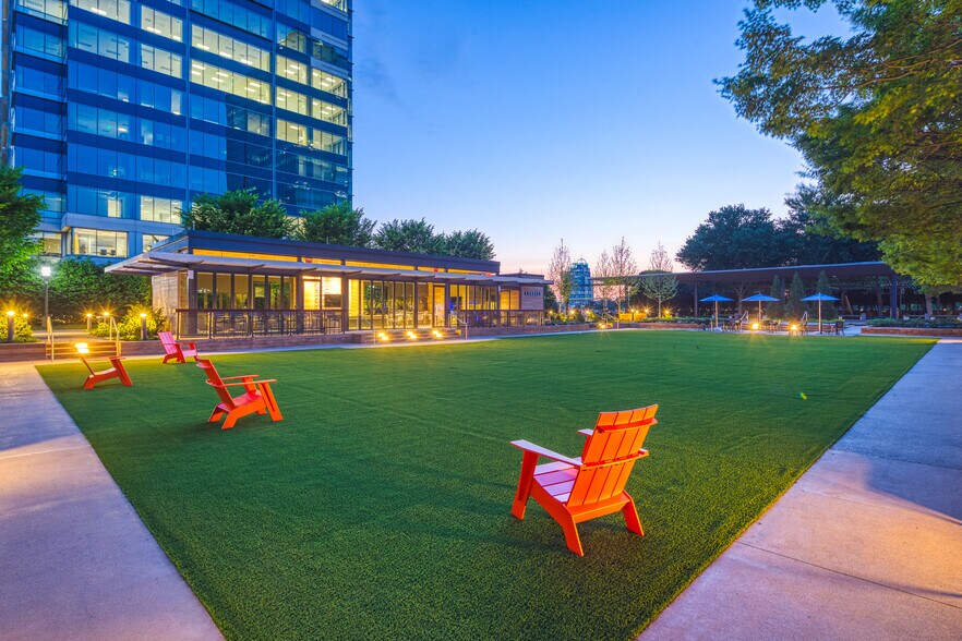 More Photos Of 1001 Summit Blvd, Atlanta Office For Lease