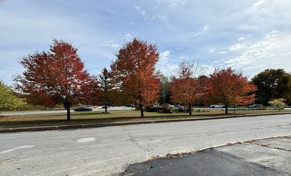 More Photos Of 107 Water Street, Farmington Office For Sale