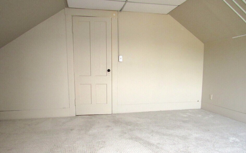 More Photos Of 12 Lindell Ave, Leominster General Retail For Sale