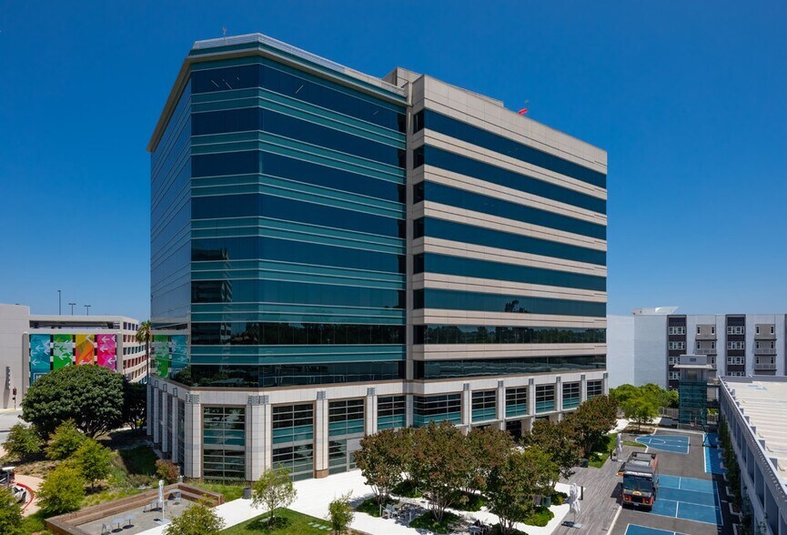 More Photos Of 6060 Center Dr, Los Angeles Office For Lease