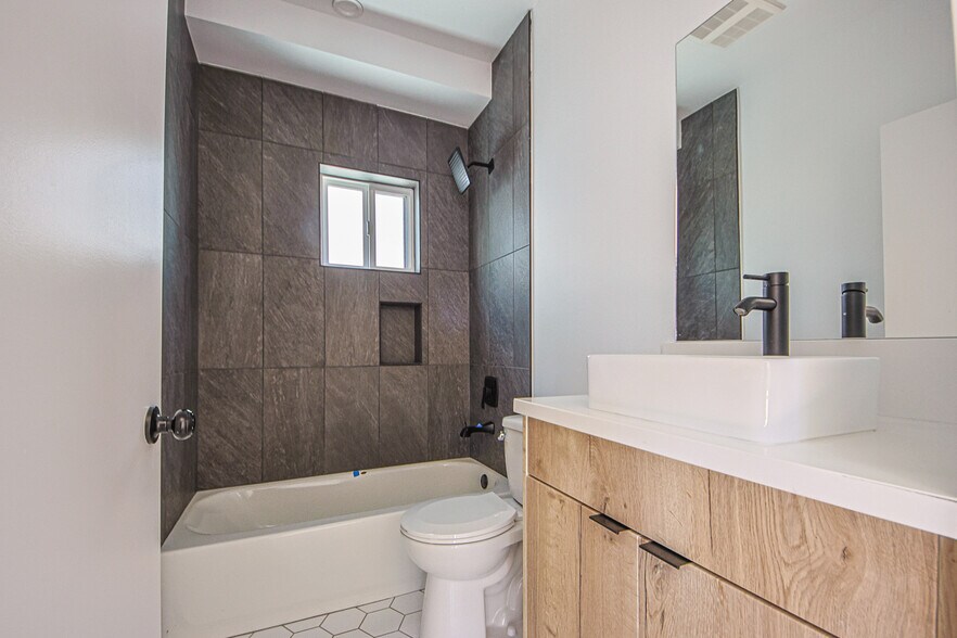 More Photos Of 6421 Troost Ave, North Hollywood Apartments For Sale