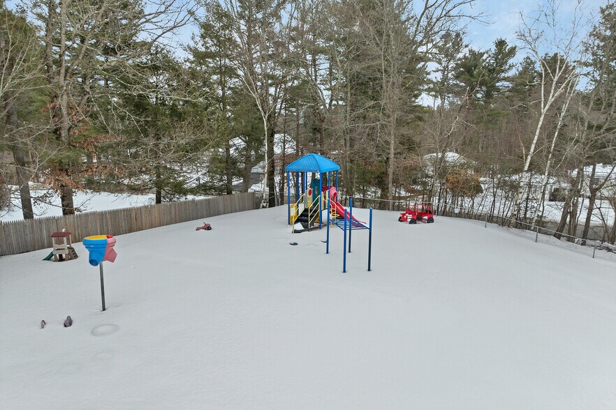 More Photos Of 40 Mammoth Rd, Londonderry Daycare Center For Sale