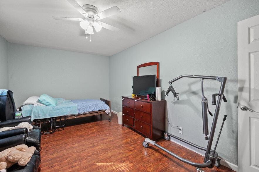 More Photos Of 9473 Heathman Way, Elk Grove Assisted Living For Sale