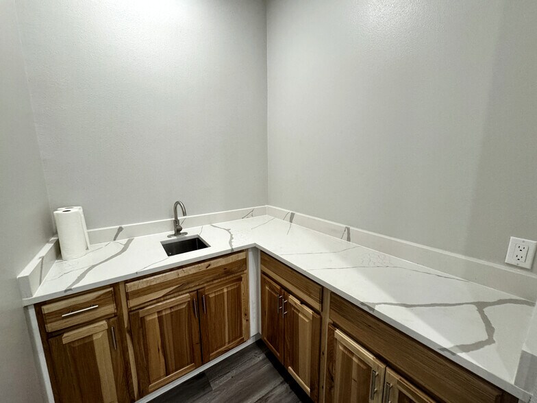 More Photos Of 8815 West Rd, Houston Office For Sale