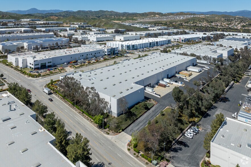 More Photos Of 28908 Avenue Paine, Valencia Warehouse For Lease