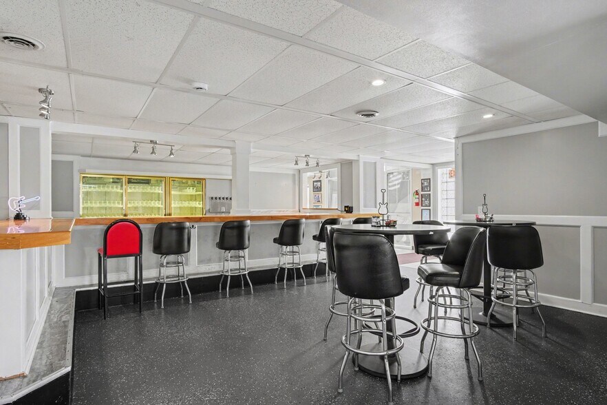 More Photos Of 328 Lake Road East Frk, Hamlin Restaurant For Sale