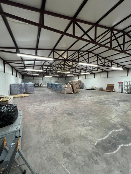 More Photos Of 915 1st Ave NW, Ardmore Flex For Lease
