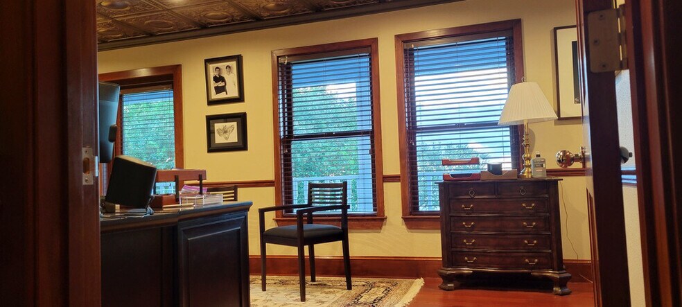 More Photos Of 627 E Government St, Pensacola Office For Sale