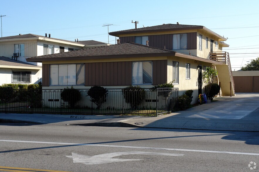 11130 S Inglewood Ave  