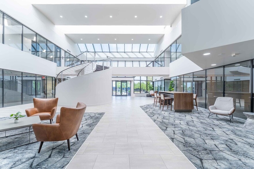 More Photos Of 6606 Lyndon B Johnson Fwy, Dallas Office For Lease