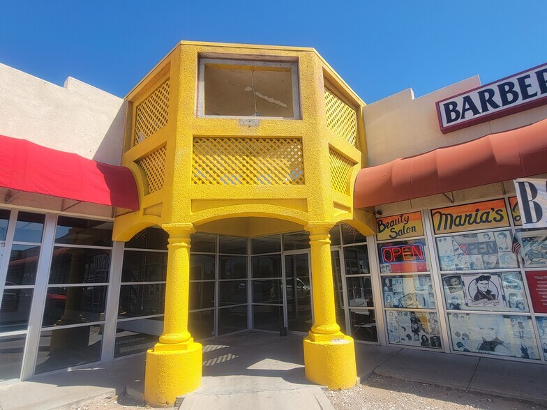 More Photos Of 361 S Lindsay Rd, Mesa Storefront For Lease