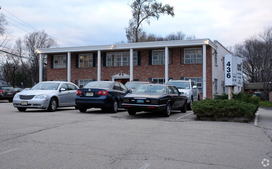 Primary Photo Of 436 Old Hook Rd, Emerson Medical For Sale