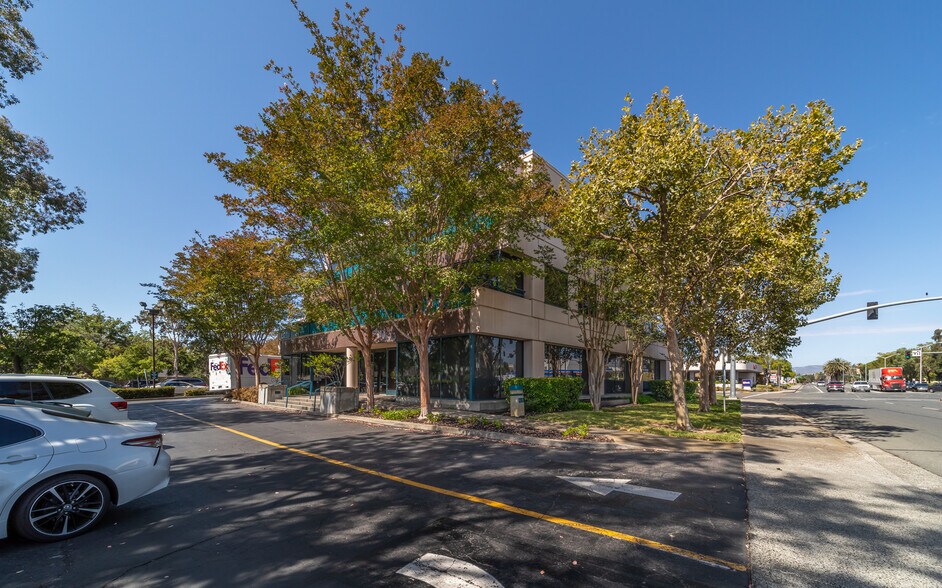 More Photos Of 1261 Travis Blvd, Fairfield Medical For Lease