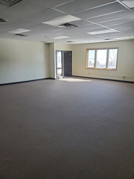 More Photos Of 500 E 10th St, Duluth Service For Lease