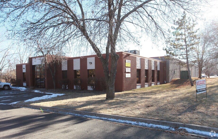 Primary Photo Of 15395 31st Ave, Plymouth Warehouse For Lease