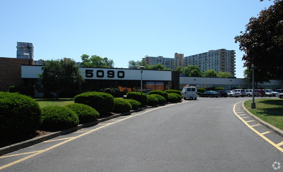 Primary Photo Of 5090 Central Hwy, Pennsauken Office For Lease