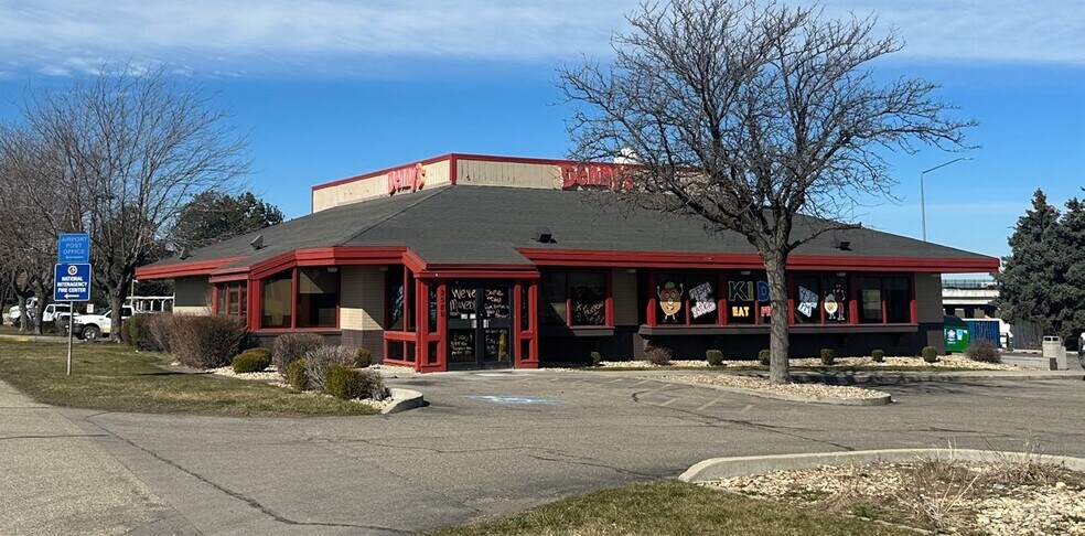 More Photos Of 2580 Airport Way, Boise Restaurant For Lease