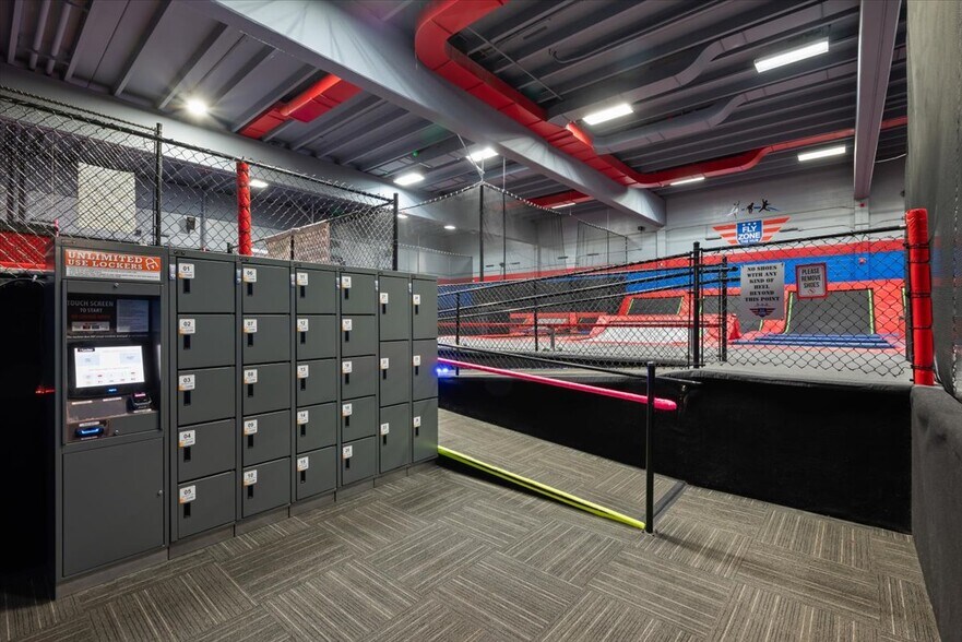 More Photos Of 7 S 4th St, Council Bluffs Health Club For Sale