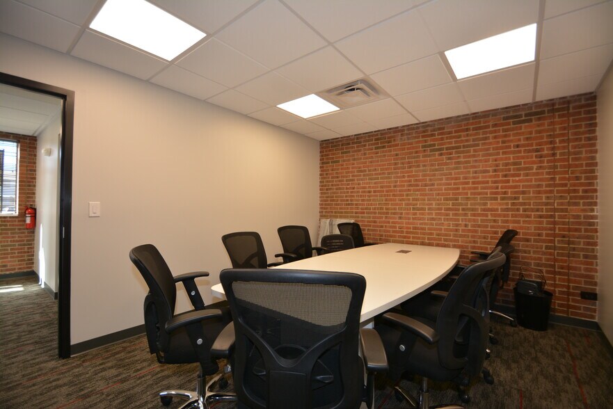 More Photos Of 6595 W 14th Ave, Lakewood Office For Lease