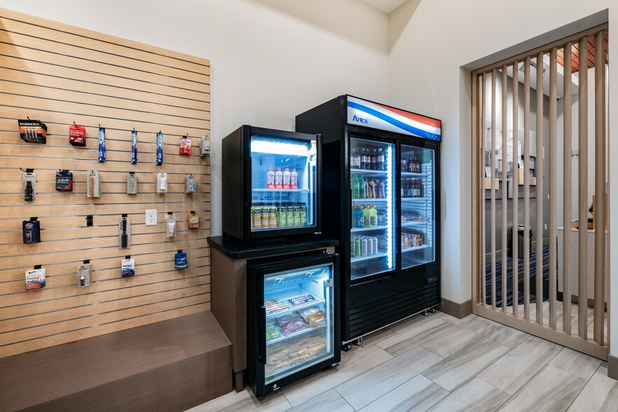 More Photos Of 905 O St, Lincoln Hotel For Sale