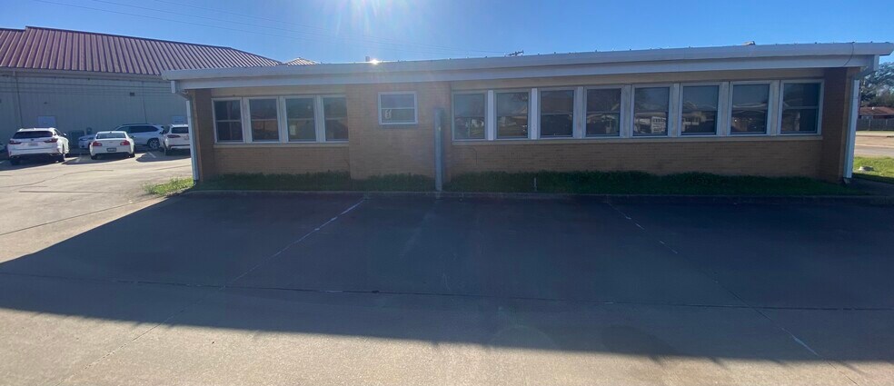 More Photos Of 2800 Northside Dr, Bossier City Flex For Lease