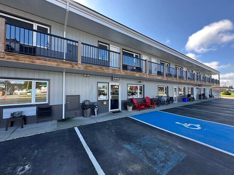 More Photos Of 171 Mission Rd, Wawa Hotel For Sale