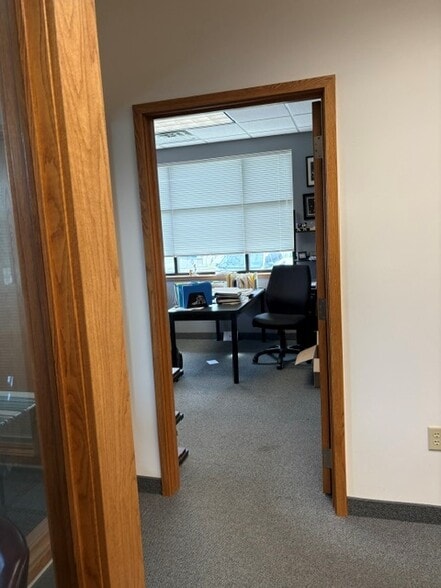 More Photos Of 2518 Superior Dr NW, Rochester Office For Lease