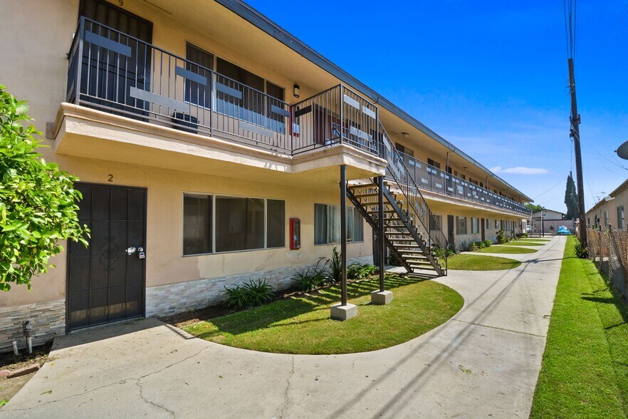 More Photos Of 4502 Elizabeth St, Cudahy Apartments For Sale