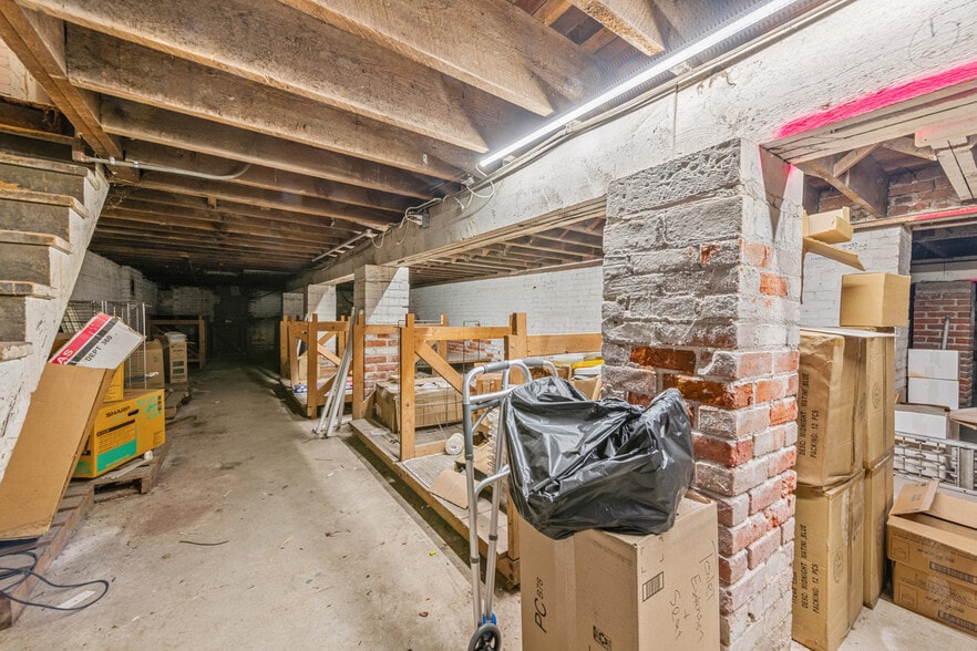 More Photos Of 2211 Gratiot Ave, Detroit Office For Sale