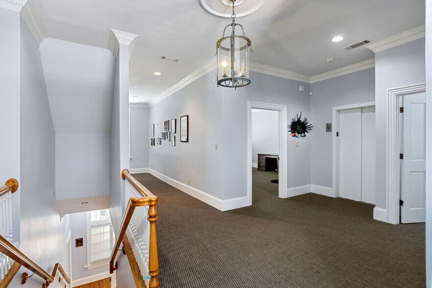 More Photos Of 1719 Abercorn St, Savannah Office Residential For Sale