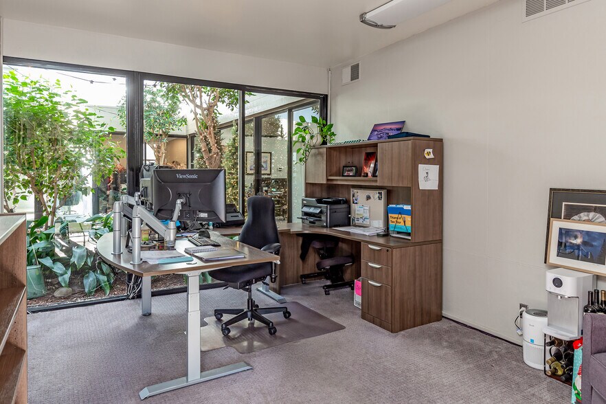 More Photos Of 2075 Pioneer Ct, San Mateo Medical For Sale