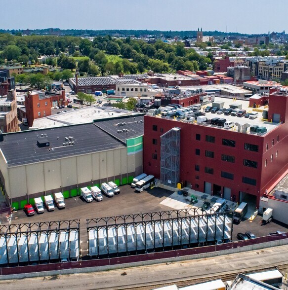 More Photos Of 4805 Metropolitan Ave, Ridgewood Light Distribution For Lease