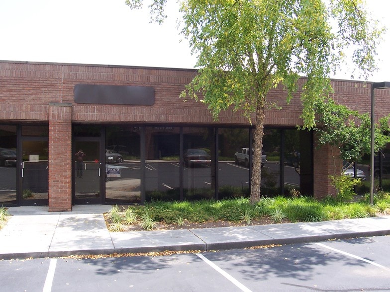 More Photos Of 900 E Hill Ave, Knoxville Office For Lease