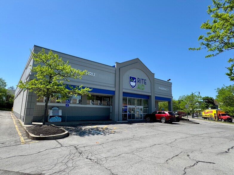More Photos Of 2585 Main St, Buffalo Drugstore For Lease