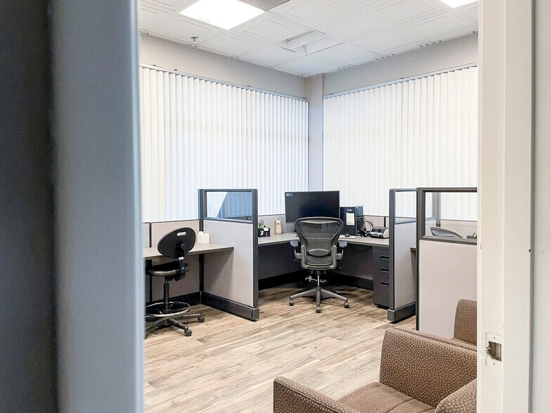 More Photos Of 11390 Knott St, Garden Grove Warehouse For Sale